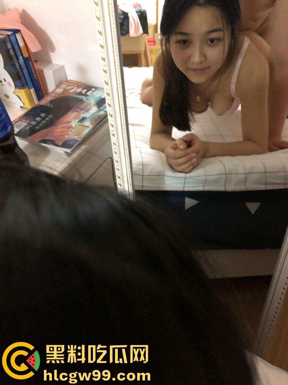 真实良家妹国企办公室文员少妇【刘琴】发小的长期炮友,结了婚不给操了惨遭曝光