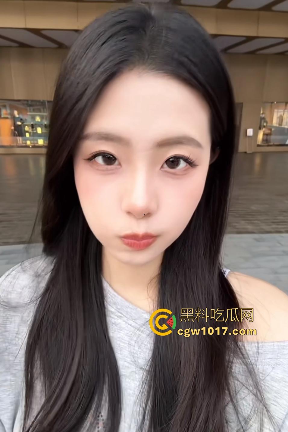 “知性”反差女友被男友偷拍做爱!追了好久才到手的超级白嫩完美肉体,不拍下来可惜了,还得猛猛操!