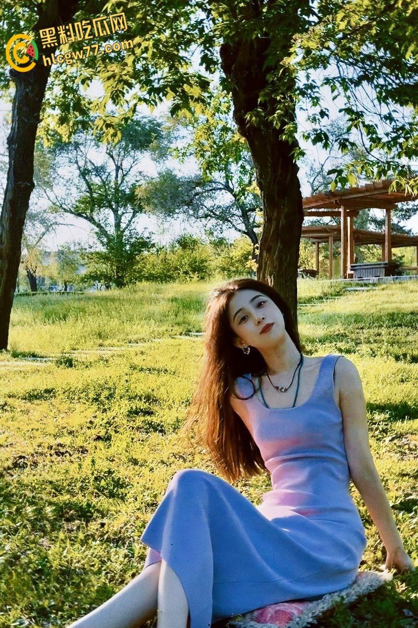 杭州高颜值反差少妇【施芮雯】，长腿尤物露脸淫荡，口活后入引爆极致狂欢！