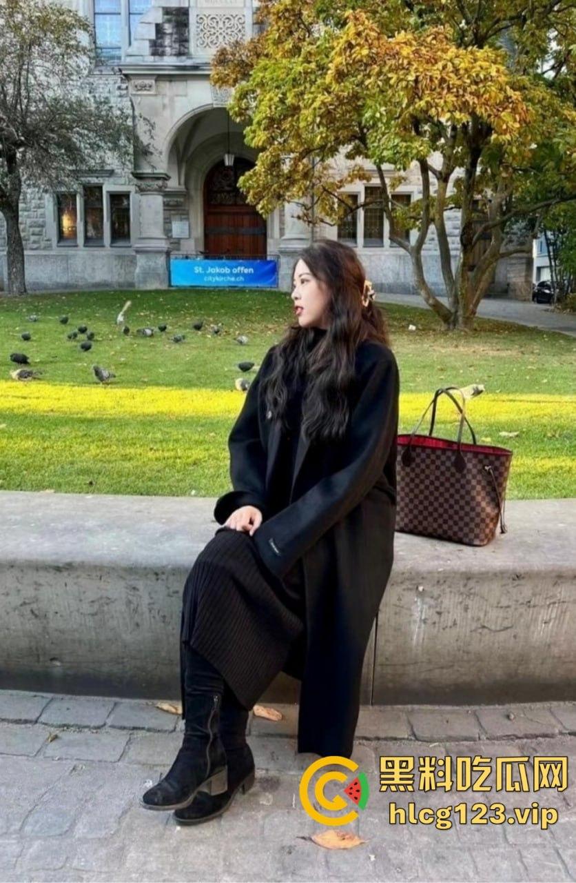 搭讪大神搞定复旦女博士！外表端庄，见到大鸡巴直接含嘴里，酒店里浪叫不停！