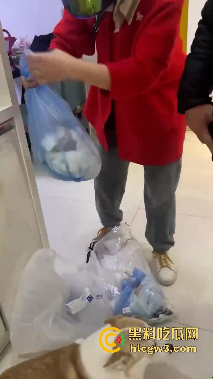 上万金戒指不翼而飞 原是保洁大妈顺手牵羊 对质录音曝光 这演技不得给大妈颁个奥斯卡嘛?