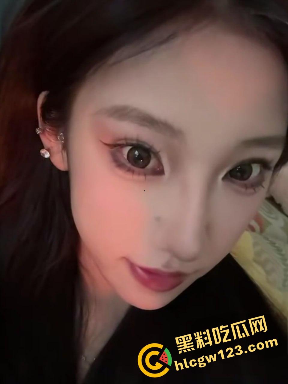 厦门高端外围唐雪妮首次下海视频惊天曝光,巨乳肥臀被金主调教臀红后入超长大屌全没入!