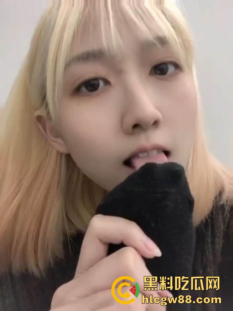 山西清纯反差婊大学生【林可婷】裸足诱惑私拍流出，M属性母狗自调教捆绑绝活，裸足诱惑让你射！