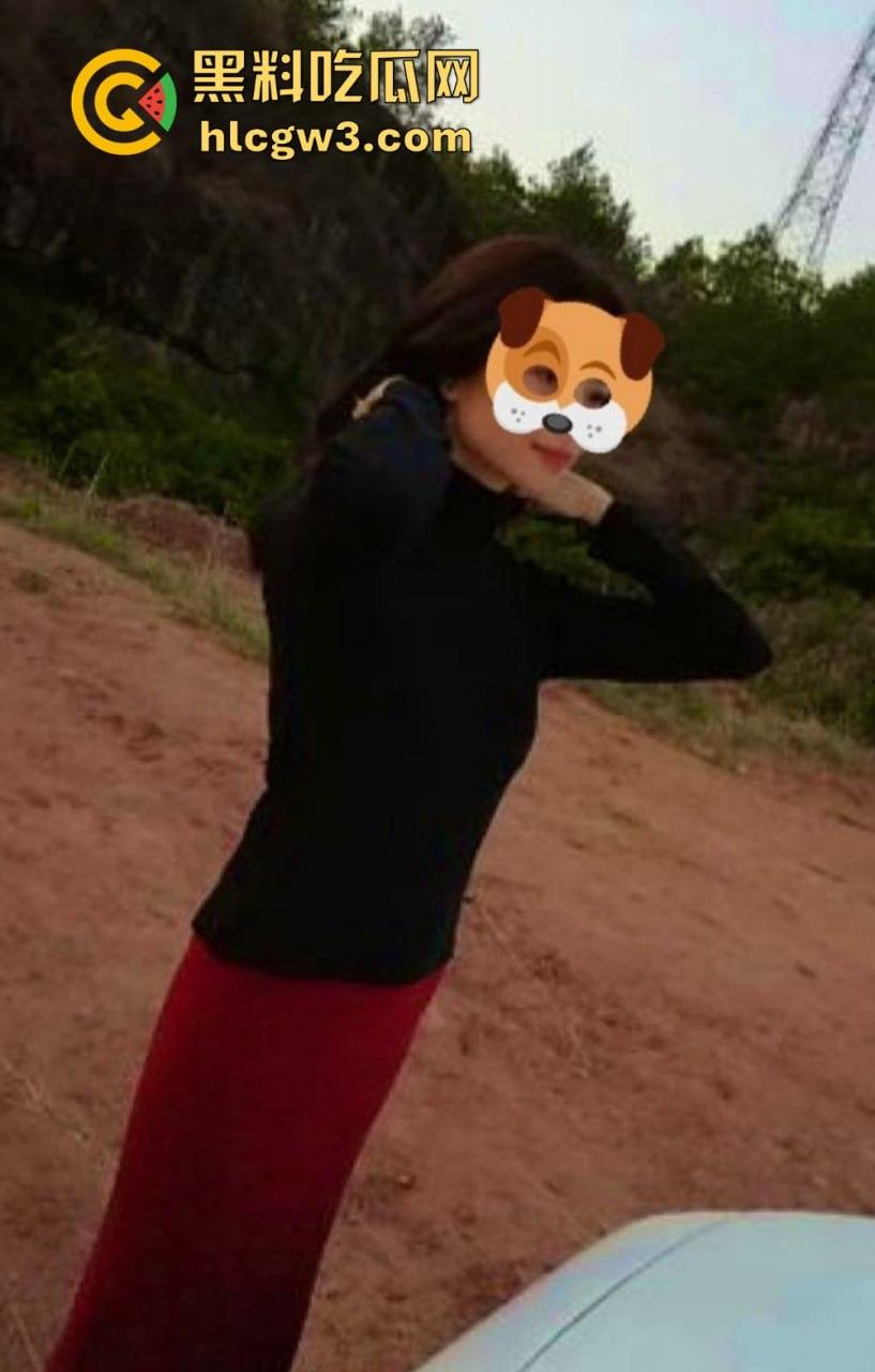 云盘泄密公司良家人妻【邹蜜】被老板精心调教成小母狗,出差露出电梯阳台玩花样,全程视频曝光刷新三观!