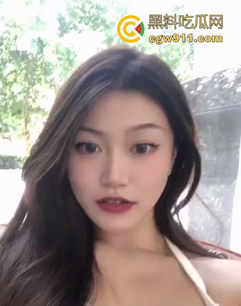 山东济南大学极品骚女【杨晨笛】 背男友偷情约炮,微信骚话撩汉超露骨,自慰性感勾引,真鸡巴骚!