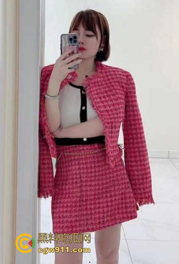 广州工商银行职员【蔡梦】利用身体上位,敬业金融女出卖身体勾搭老总,变身人肉榨精机混圈子!