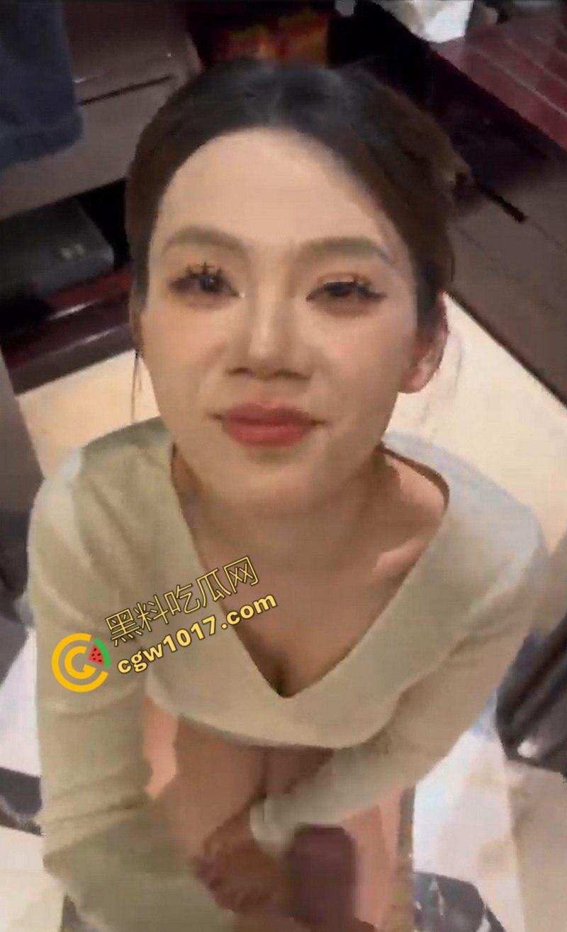 广东小伙被女友十万卖缅甸,35万赎回后撕破脸,泄密母狗淫乱视频,前女友巨乳迷人,饥渴口交深喉,情趣装扮骚到极点!