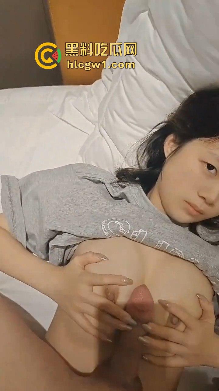 独家爆料山西大同嫩妹【陈婷婷】,一顿麻辣烫直接带回酒店吃鸡玩乳交,这种清纯骚货少见啊!