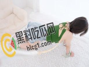 紧急企划 极品萝莉嫩妹 奶昔 喷血定制 日常绿背心 超级粉嫩的一线天白虎鲍鱼 看的口水直流