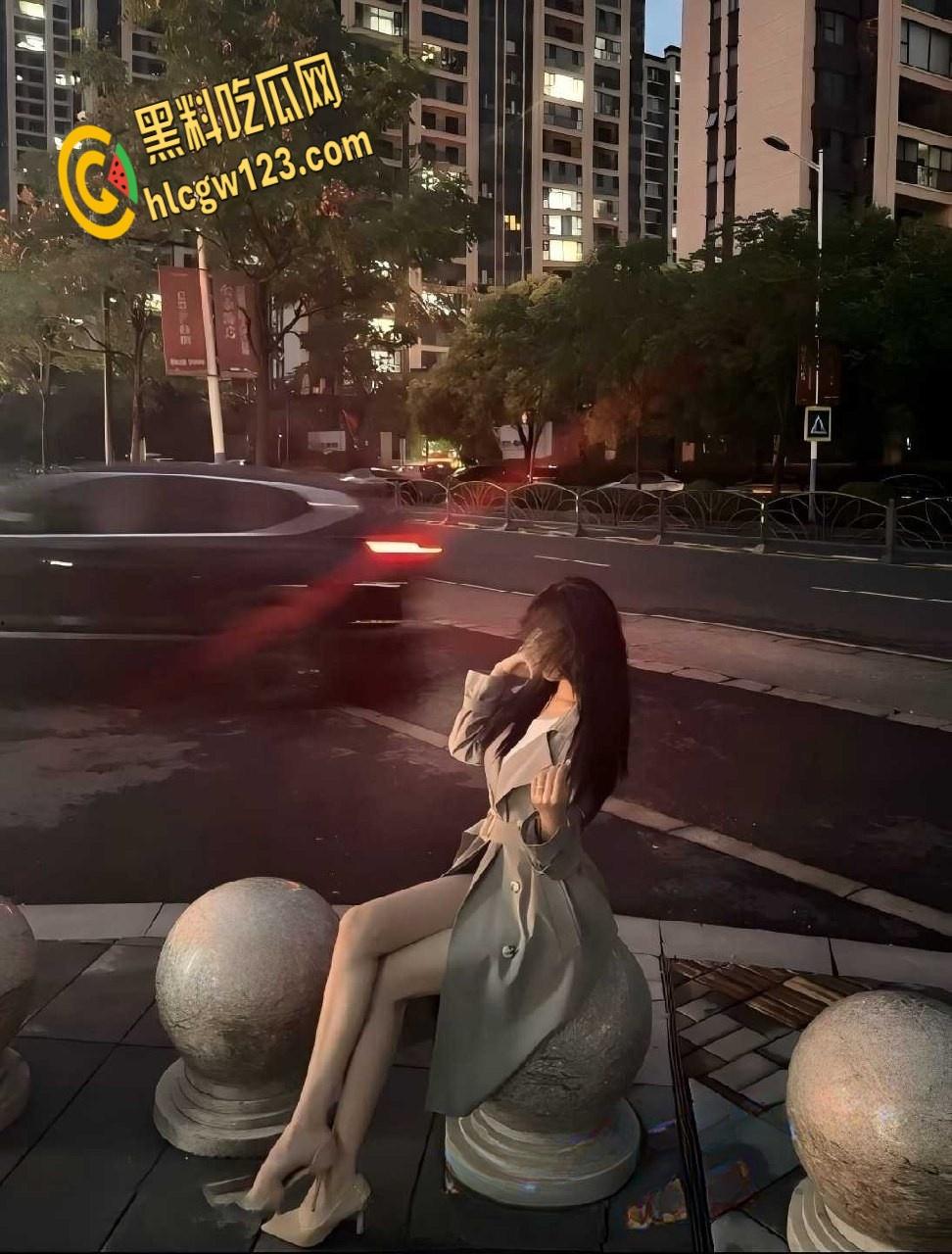 富二代约炮模特【fKabuto】,22岁小模特伴游几天下来操爽了,小穴被干的肿起来!