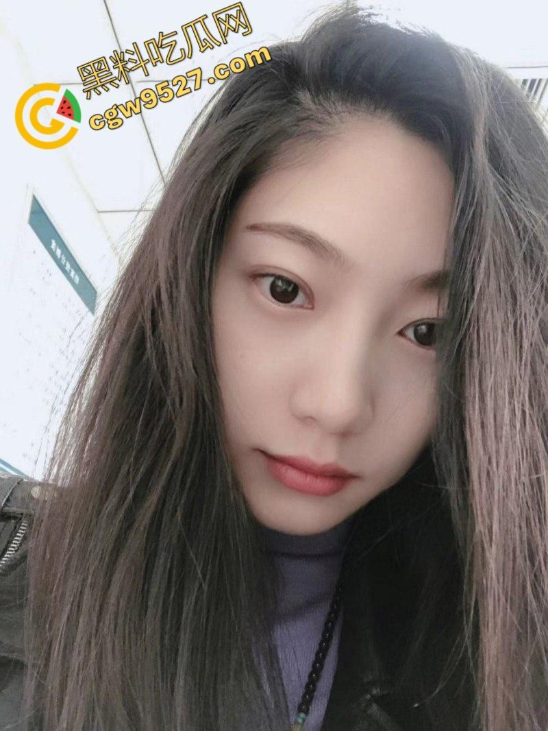 江苏泰州新婚人妻蔡丽华出轨被奸夫被爆操,贤妻秒变骚货母狗,极品身材堪称最佳炮友