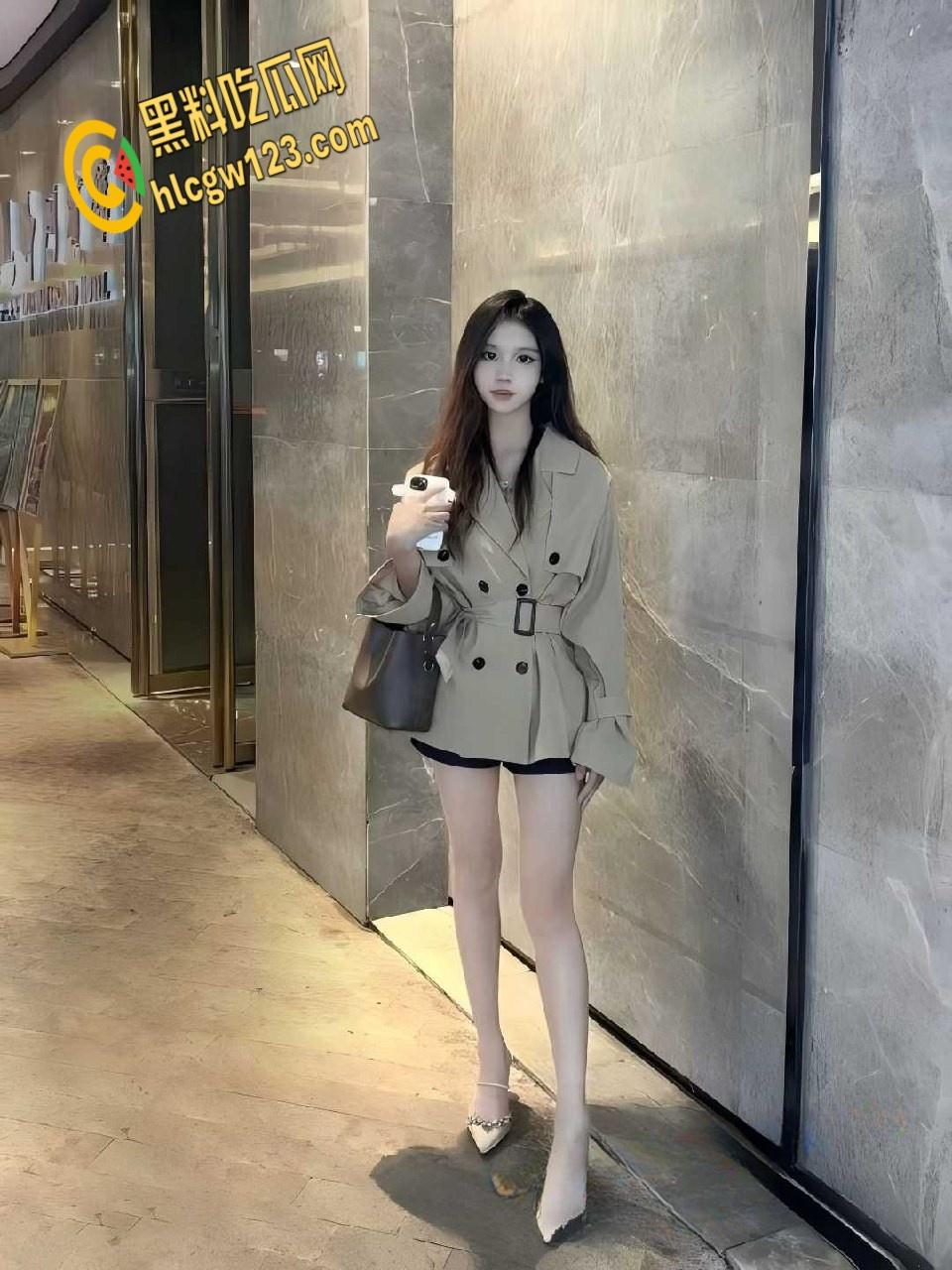 富二代约炮模特【fKabuto】,22岁小模特伴游几天下来操爽了,小穴被干的肿起来!