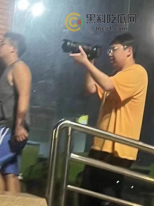 四川传媒学院情侣教室激情做爱,吃瓜群众围观拍摄,技院之名再添猛料!