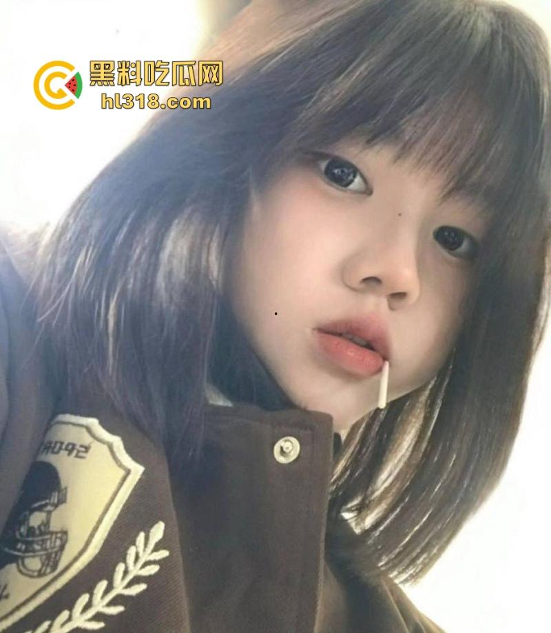 沈阳高级中学高三短发妹网调自慰视频曝光,极品巨乳揉搓自慰,骚穴被两指掰开,淫水狂喷淫靡至极!