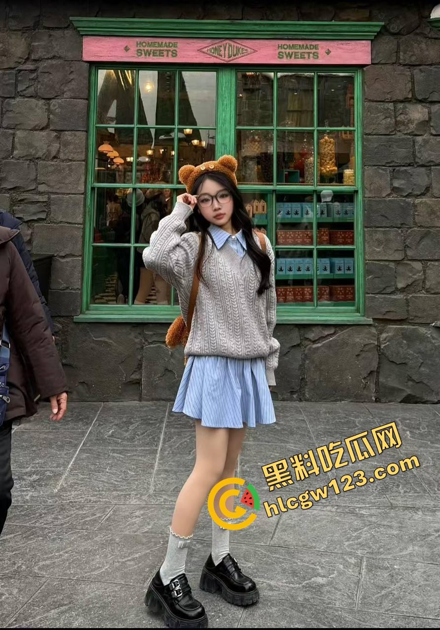 调教淮安人妻骚母狗【赵婷婷】舔脚舔到呻吟,配合度高得像天生淫奴,无套抽插口爆收尾,全程淫得没边!