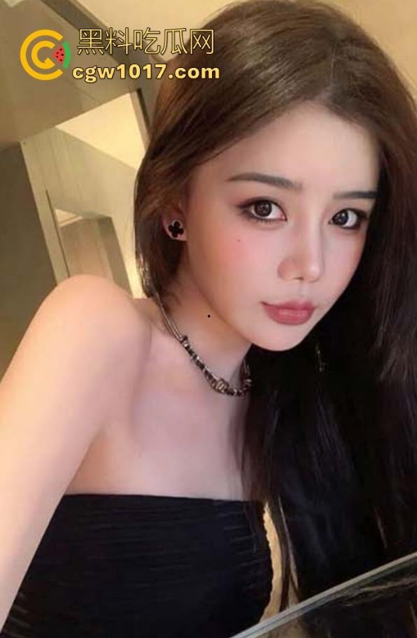 海角乱伦！趁姐夫出门颜射美女老师表姐，只顾淫叫完全把姐夫抛在脑后，无套猛操花式做爱，诱惑满满！