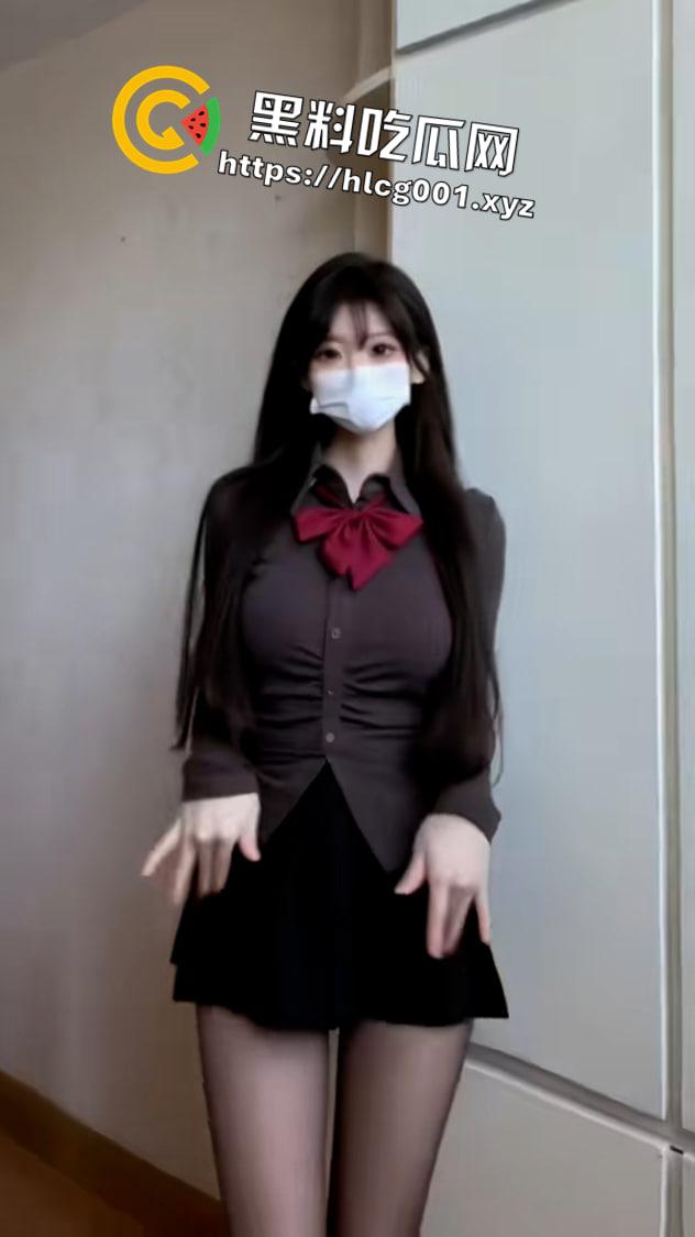 瓜友爆料!抖音230万粉丝网红【瑶瑶大仙女】线下和榜一大哥约会视频及一些列裸照被曝光 这身材一般人真顶不住阿