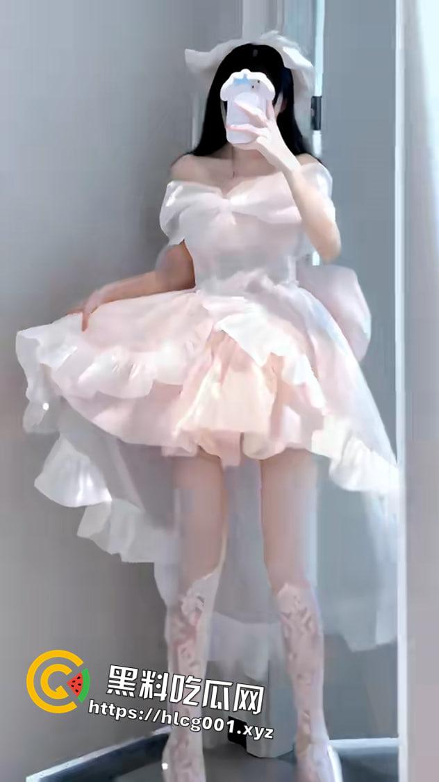 瓜友爆料!抖音230万粉丝网红【瑶瑶大仙女】线下和榜一大哥约会视频及一些列裸照被曝光 这身材一般人真顶不住阿