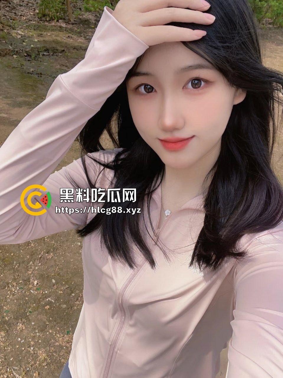 北京舞蹈学院骚母狗【肖婷】细枝挂硕果 在宿舍里脱衣练习舞蹈,露奶节拍卡点舞新奇养眼!