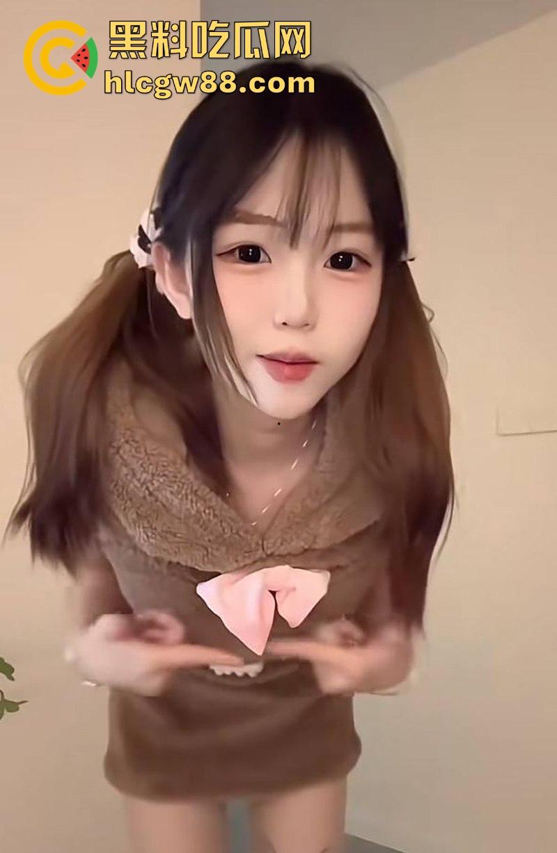 抖音高颜值网红【炒河粉】极品身材性感嫩妹 贫乳长腿可爱诱人 大尺度全裸私拍流出