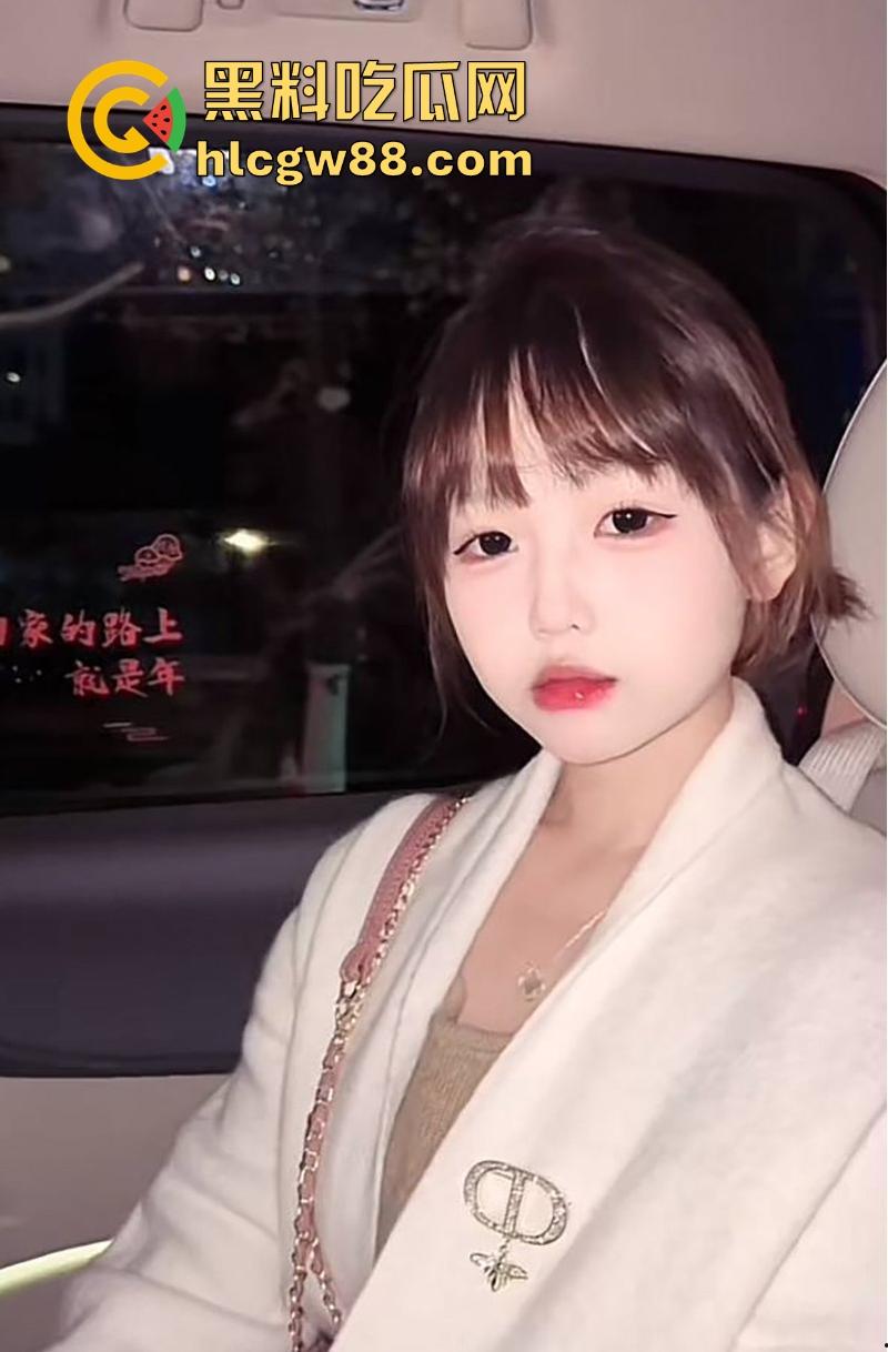 抖音高颜值网红【炒河粉】极品身材性感嫩妹 贫乳长腿可爱诱人 大尺度全裸私拍流出