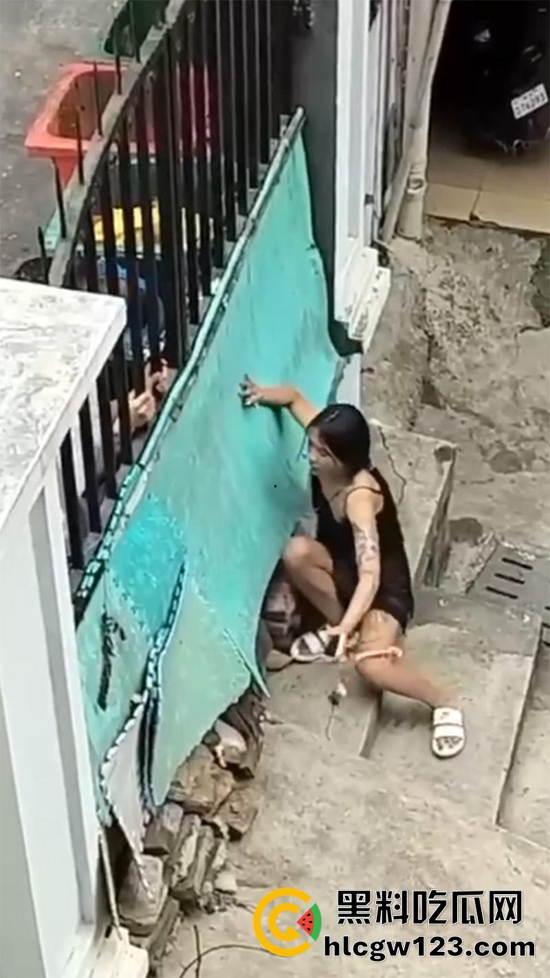 吸毒少女真实状况,女友被骗吸毒成瘾,手机发现吸毒轮奸视频,浑身抽搐眼神呆滞算是废了!