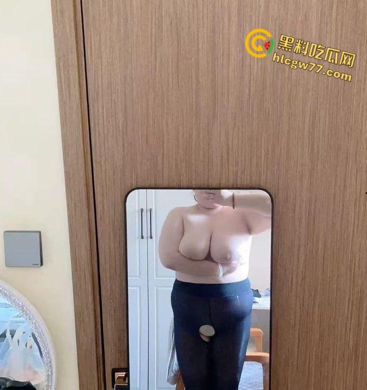 山东大奶母猪出轨视频流出,骚货饥渴难耐,肉棒满足不了还要加一根香蕉!