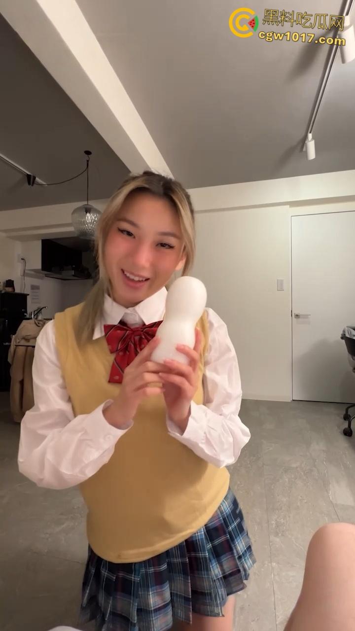 欧美高颜值网红【Lillienue】,JK制服巨乳脱衣揉奶,跪地深喉口交,飞机杯撸管榨精,闭眼享受口爆吞精!