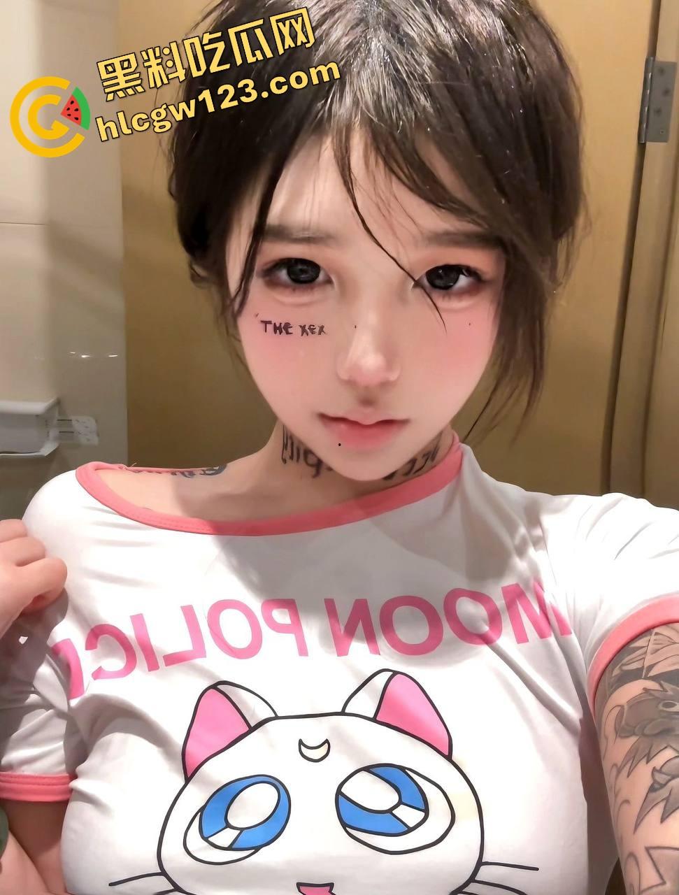 南宁性瘾舞蹈妹，腰软得像水蛇会夹逼，刚毕业的小母狗白天教课晚上看片自慰，独居发骚中！