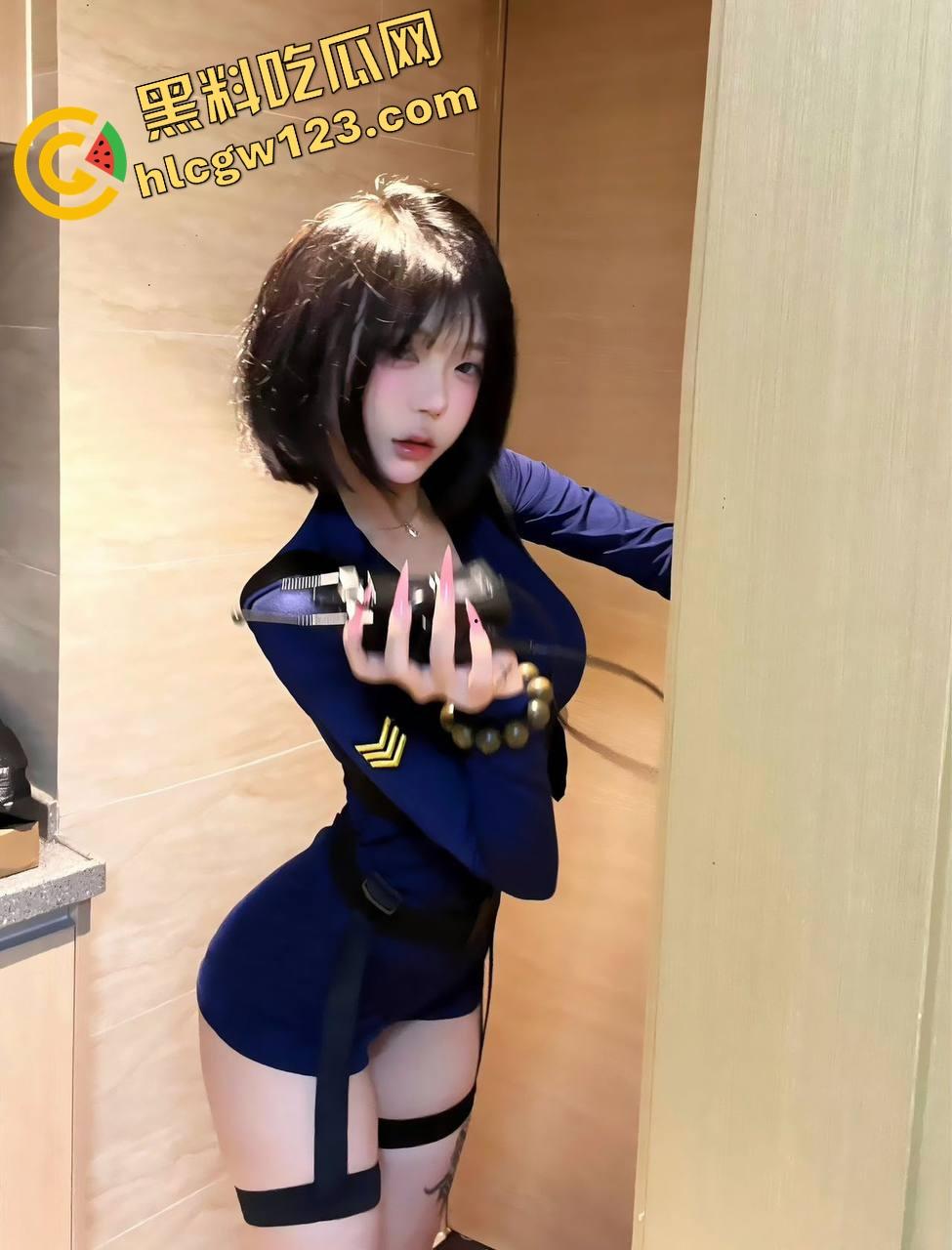 南宁性瘾舞蹈妹,腰软得像水蛇会夹逼,刚毕业的小母狗白天教课晚上看片自慰,独居发骚中!