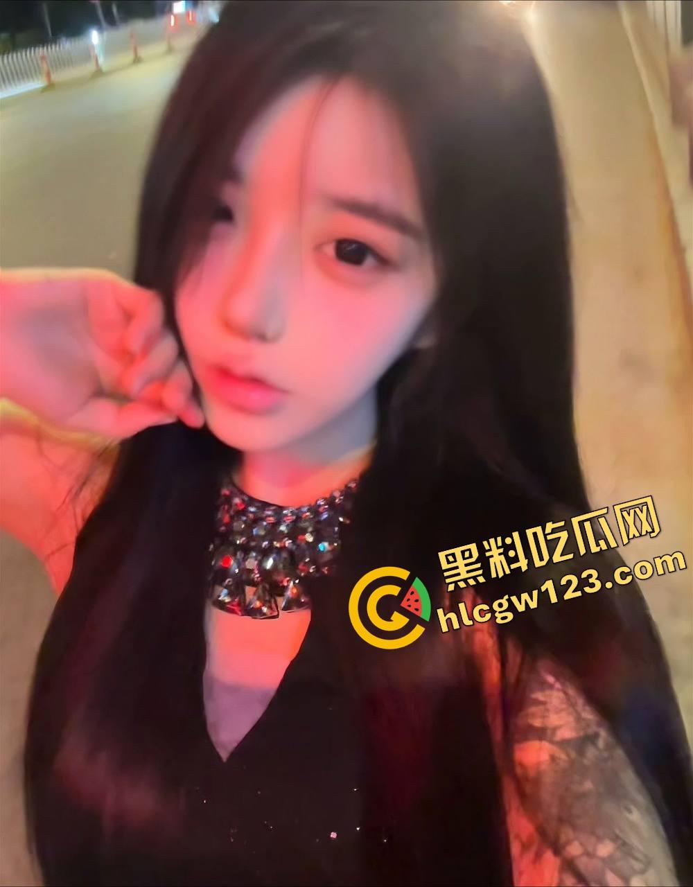 南宁性瘾舞蹈妹,腰软得像水蛇会夹逼,刚毕业的小母狗白天教课晚上看片自慰,独居发骚中!