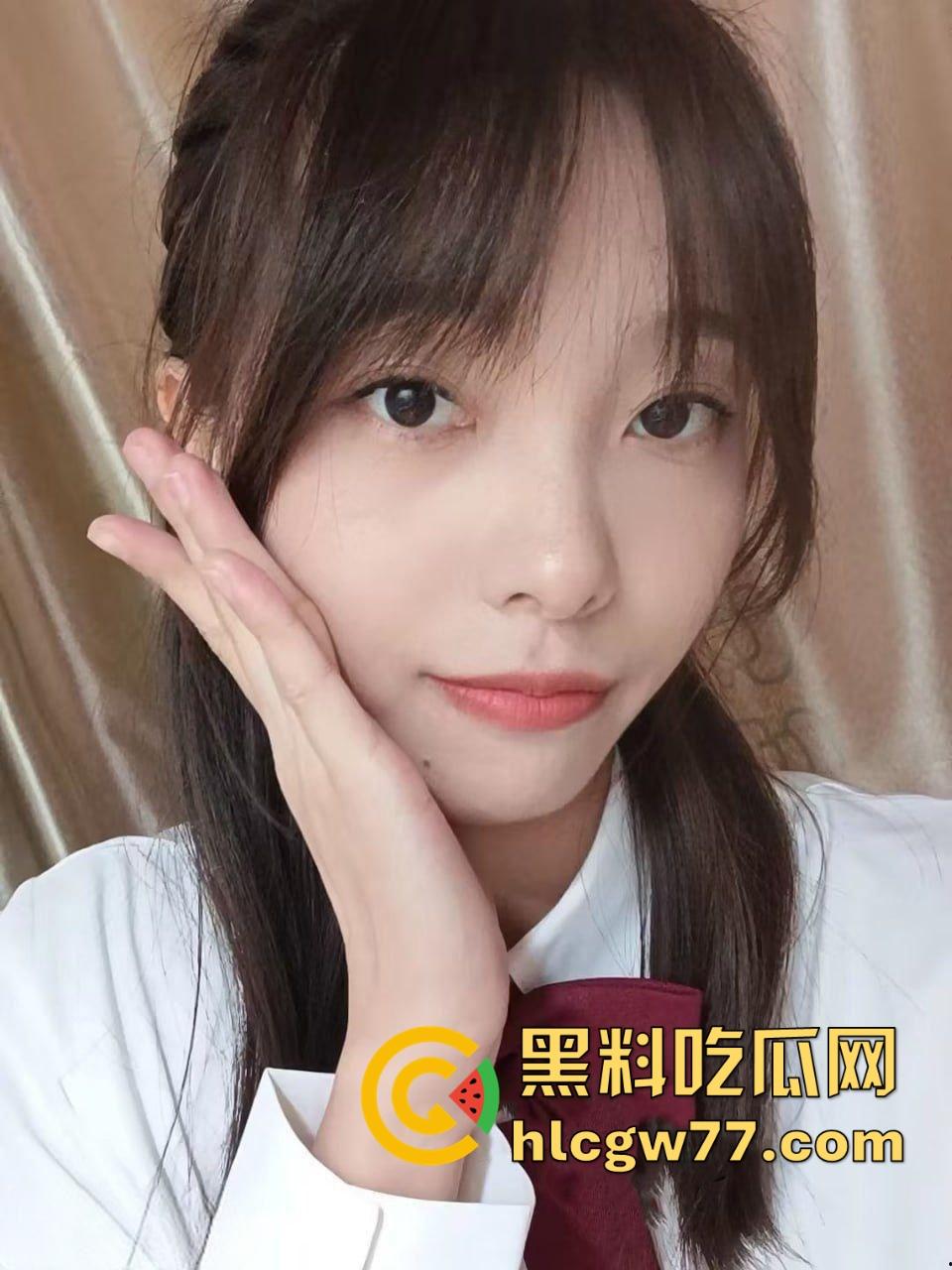 杭州师范大学校花脸蛋清纯可爱私下与男友视频泄密曝光 穿着性感的黑丝被男友各种姿势调教 超反差！