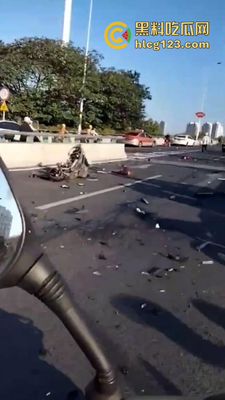 突发事件!6死7伤 湖南株洲芦淞大桥发生一起多车相撞交通事故致!