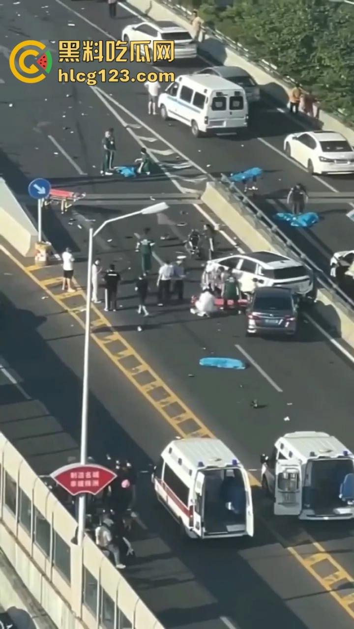 突发事件!6死7伤 湖南株洲芦淞大桥发生一起多车相撞交通事故致!