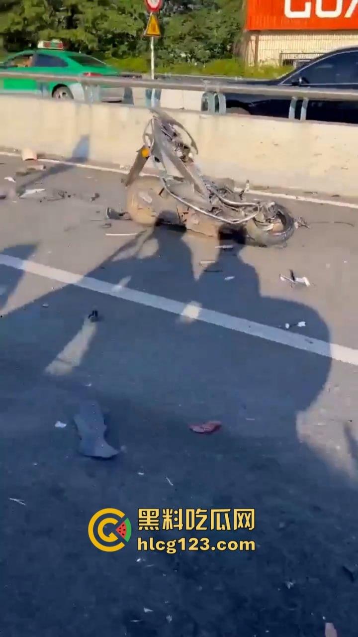 突发事件!6死7伤 湖南株洲芦淞大桥发生一起多车相撞交通事故致!