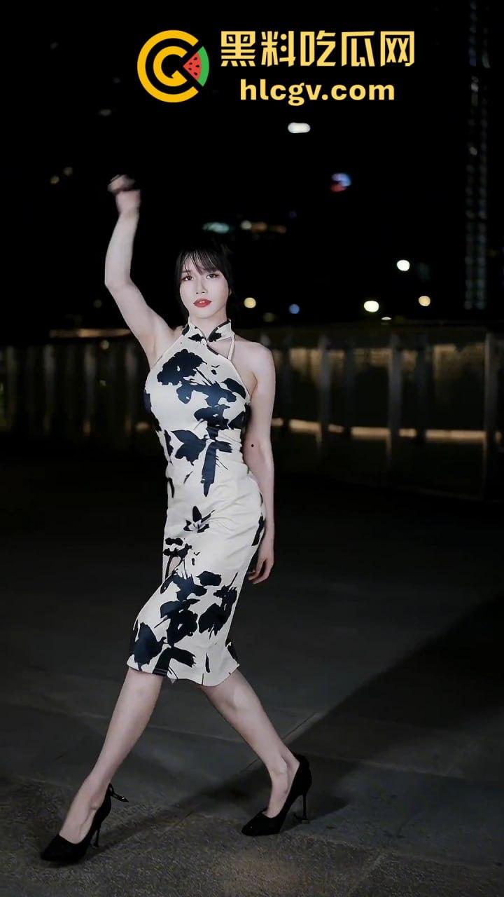 抖音13万粉网红【芋泥丸紫】翻车!停更背后竟是大哥定制跑车刷礼大尺度自慰曝光!