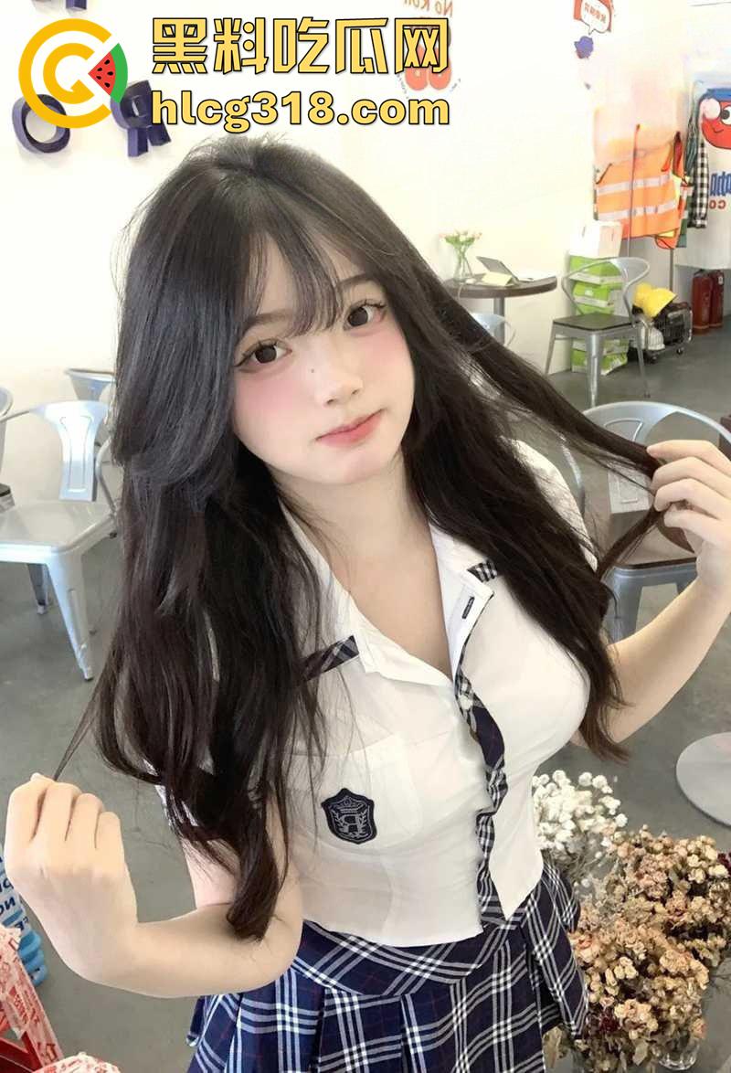 翘臀嫩穴长腿母狗，福建商学院【梁依诺】，极品颜值白嫩学生妹，被大神调教成母狗，各种玩穴爆操！