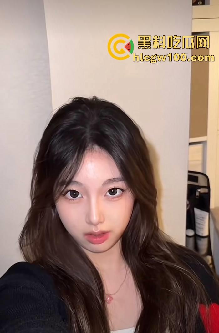 上海戏剧学院骚逼【刘静雯】地下车库到商场男厕全开花,黑丝母狗本性全开发,嗷嗷叫爸爸别顶了要被操死了!