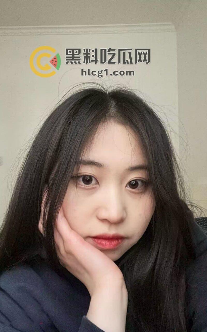 青海女子「李敏」激情裸聊视频外泄,一边看男友录的视频还一边给男友口!