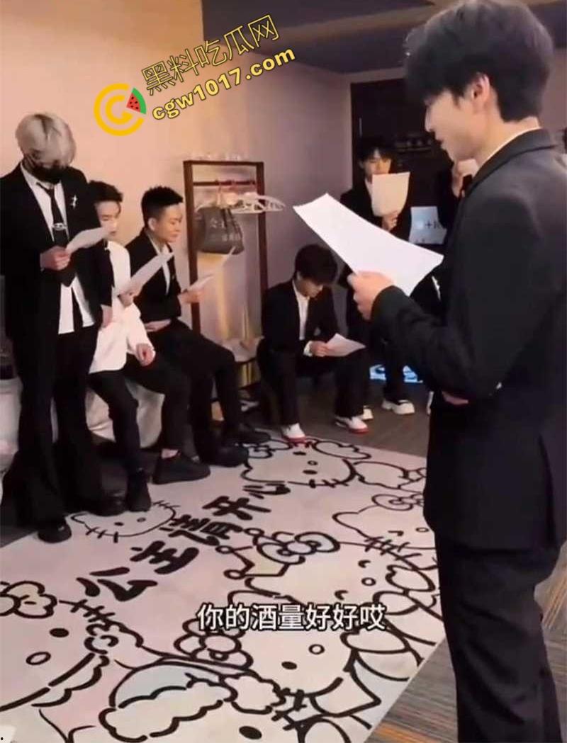 KTV会所少爷秘密训练:帅哥们的全能“修罗场”!只唱歌不够,绝技齐飞、话术奇口,为客人献身,舍命演绎“极乐餐”!