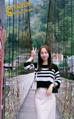 肤白貌美台妹淋浴脱衣到桑拿3P, 前后骑乘夹击, 干完腿都软了 !