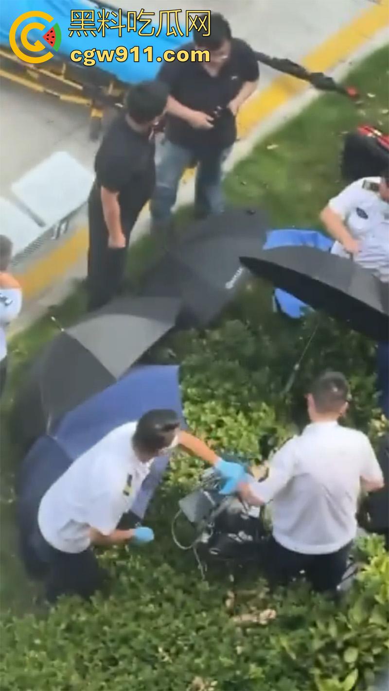 上海杉达学院女生跳楼事件,室友闺蜜出轨自己老爸,导致爸妈离婚家庭破裂,上个学家被偷了!