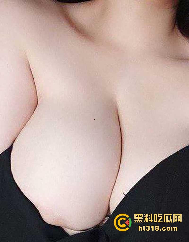 湖南公务员【秦晓酥】不雅视频流出,清纯贤妻良母被领导当狗玩弄,白翘蜜桃臀被无套后入骚气冲天!