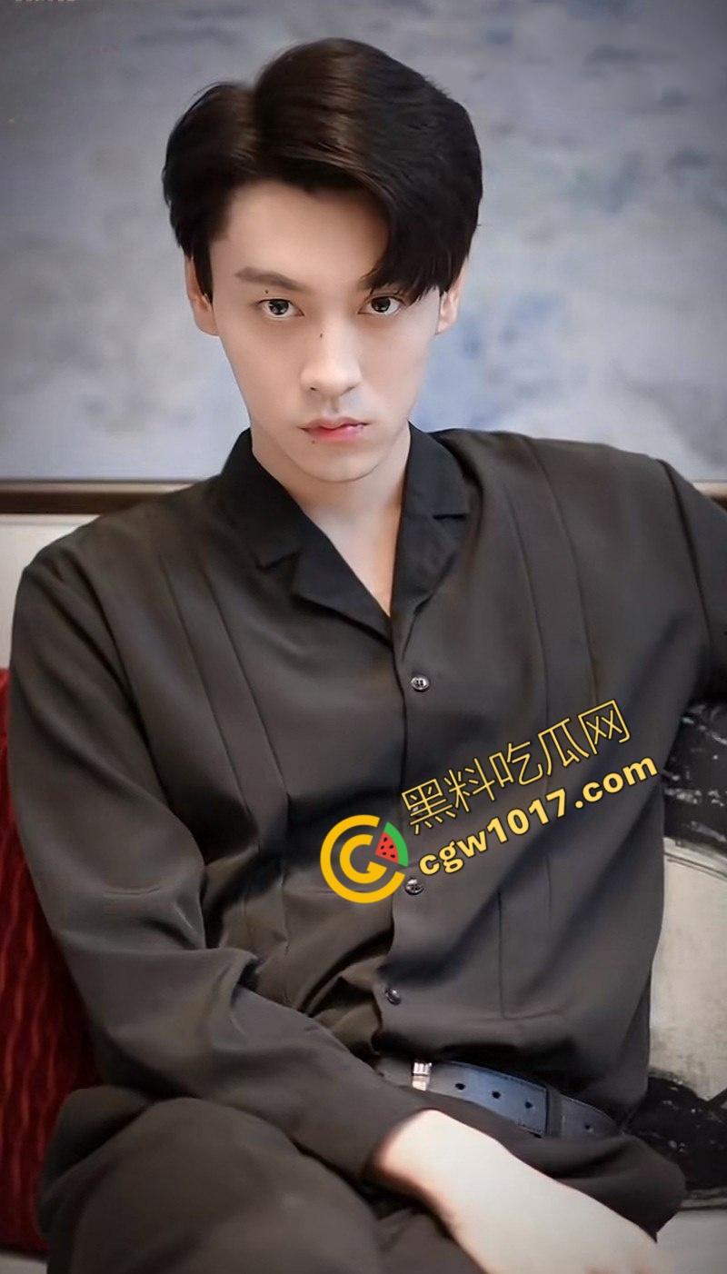 内娱明星【田栩宁】猛料曝光!女友若若竟是已婚少妇,两人婚房偷情视频流出,帅气男神也抵不住人妻诱惑!