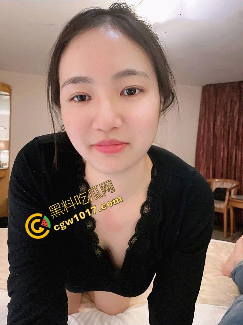 成都极品人妻【林伊敏】偷情曝光：狂野抽插无保护，性欲旺盛淫情不断，偷欢反差婊成网络热门，逼毛多密性瘾超强！