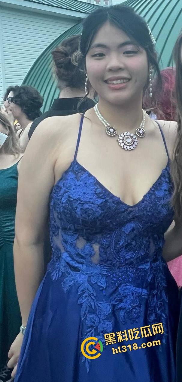 烟台狠女大战小三,上来一鞭腿、锁喉薅头发,正宫暴力值直接拉满,小三当场认怂!