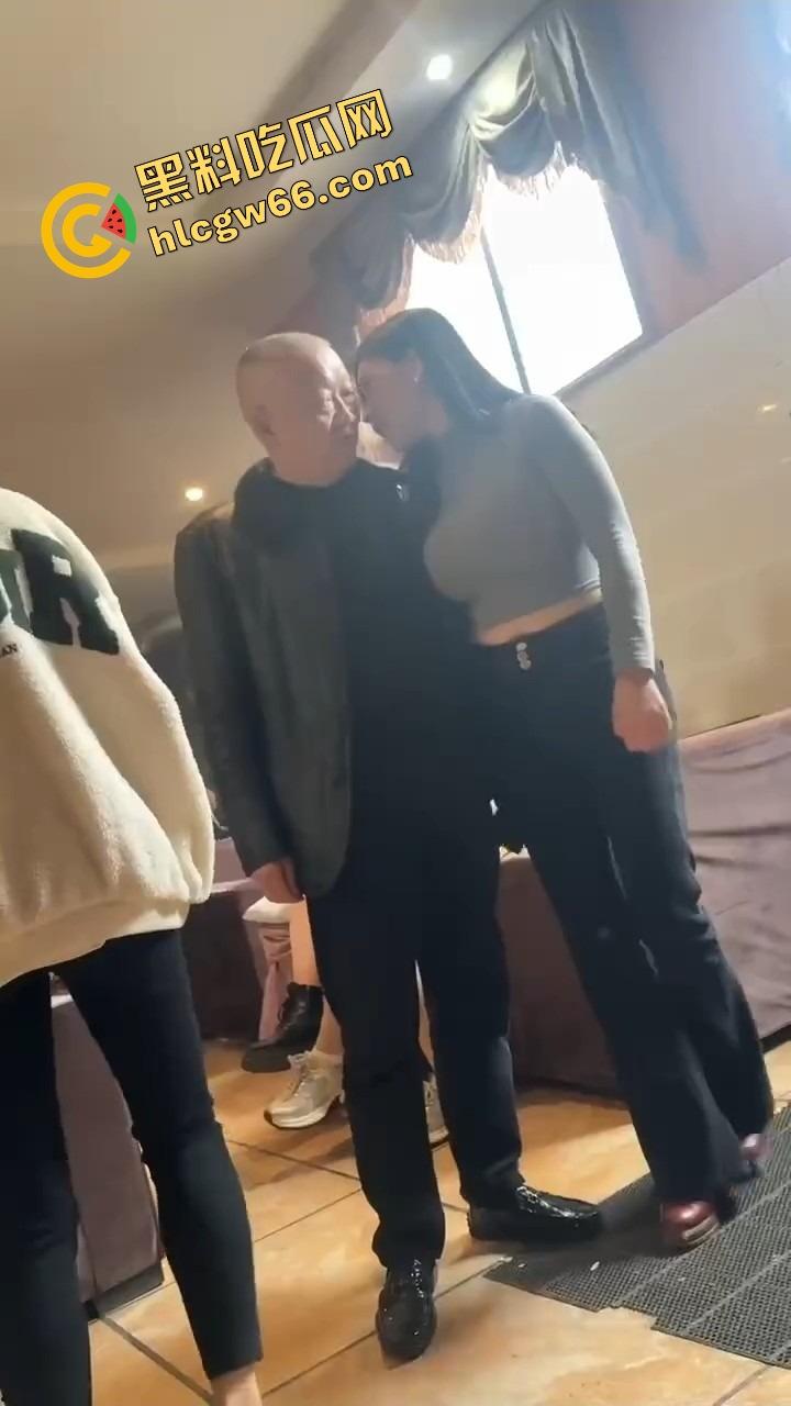 绵阳大青龙曝光,舞厅全关它还顶楼海选200一炮,出租车排百米,开房现场像炮展会!