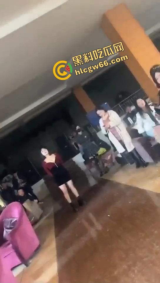 绵阳大青龙曝光,舞厅全关它还顶楼海选200一炮,出租车排百米,开房现场像炮展会!