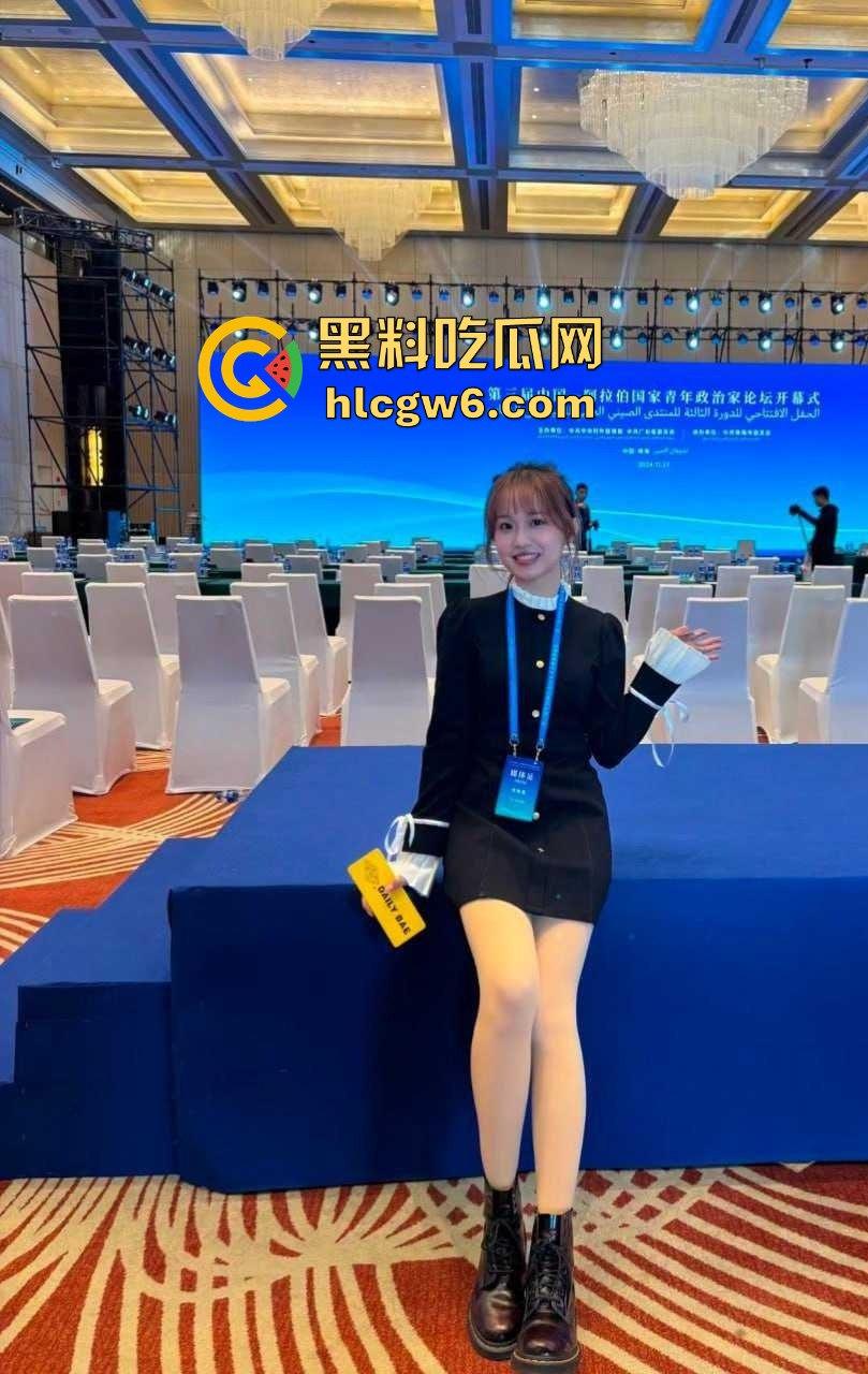 退役警花下海经商服务洋鬼子被按床打桩 又一个制服浪货被操成肉便器 警花传人不如『张津瑜』还想靠肉体上位?