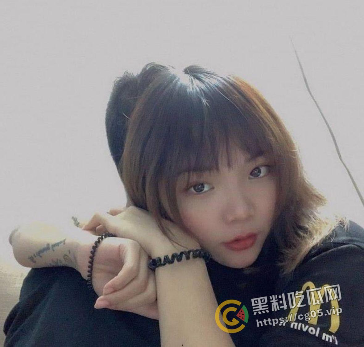 台湾海洋大学台妹被男友流出私密视频 叫床嗲到人都酥了 被粗壮男友干到都快哭了